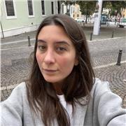 studentessa universitaria offre ripetizioni di matematica per ragazzi di medie e superiori
